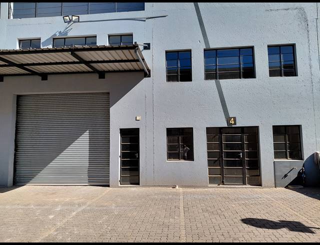 342M² WAREHOUSE TO LET IN POMONA